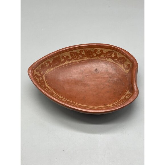 Handcrafted Terracotta Leaf Motif Bowl With Intricate Design - Picture 2 of 6